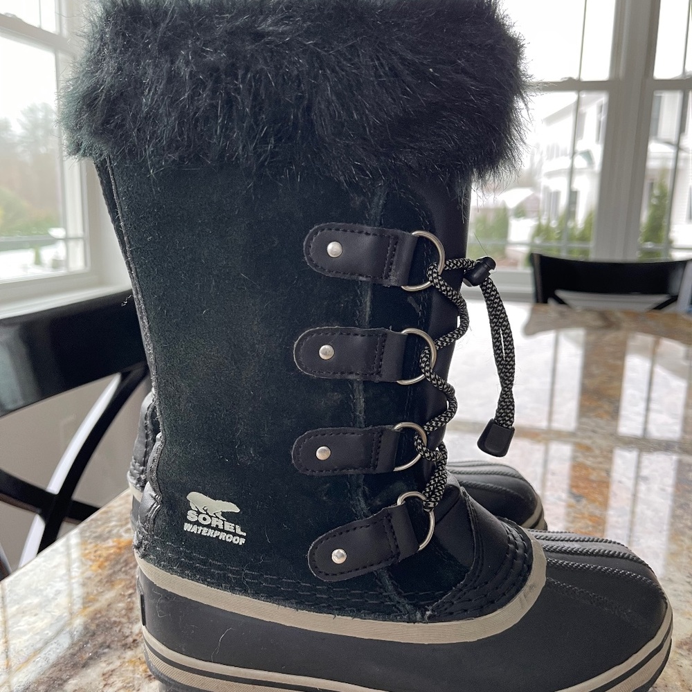 Sorel Kids Joan of Arctic Boots, size 3